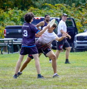 Boys Ultimate Goes 3-1 to Start the Season